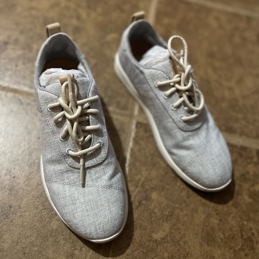 SOLD Toms Women Cabrillo Sneakers 7.5